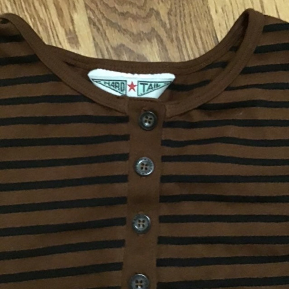 Womens hardtail Henley